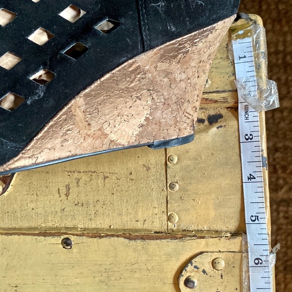 RACHEL RACHEL ROY SUEDE LEATHER BOOT BLACK CUTOUT WEDGE BOOTIES 9 M - Picture 4 of 11